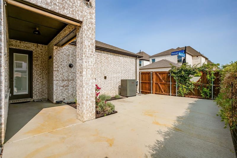 708 Pheasant Run Street, Arlington TX 76005 - Photo 35