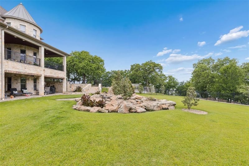 826 Cimmarron Bay Drive, Runaway Bay TX 76426 - Photo 36