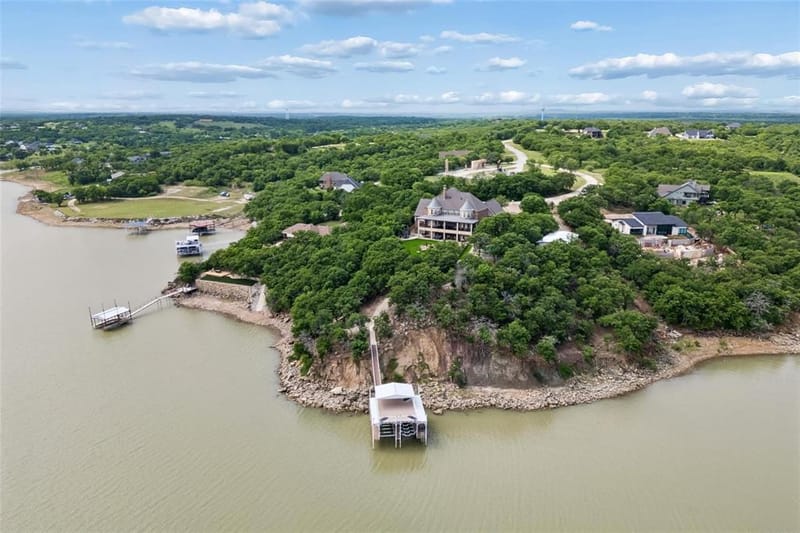 826 Cimmarron Bay Drive, Runaway Bay TX 76426 - Photo 34