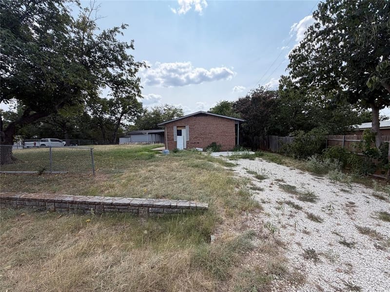 1832 Smokehouse Road, Granbury TX 76049 - Photo 23