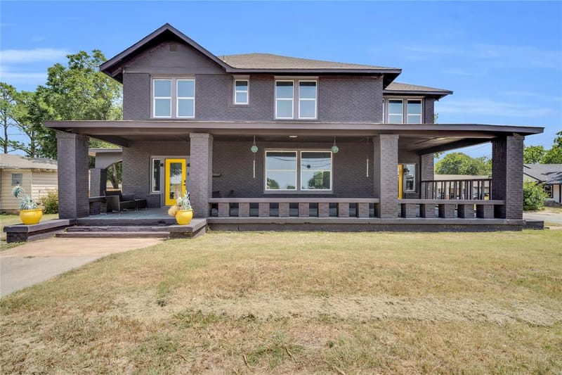 805 E Wise Street, Bowie TX 76230