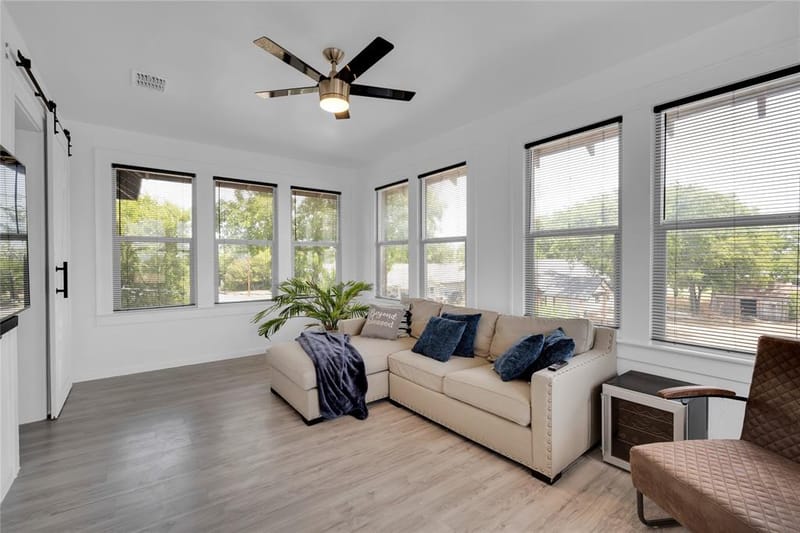 805 E Wise Street, Bowie TX 76230 - Photo 20