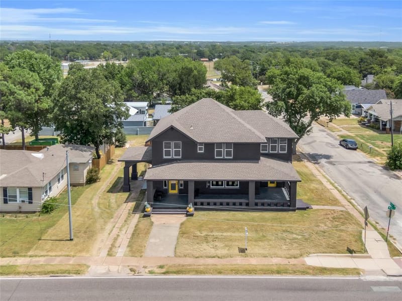 805 E Wise Street, Bowie TX 76230 - Photo 34