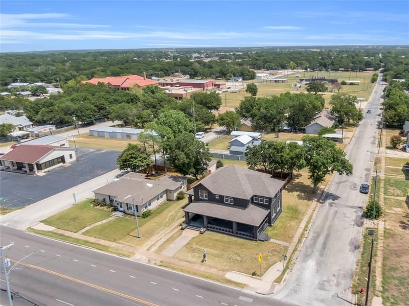 805 E Wise Street, Bowie TX 76230 - Photo 29