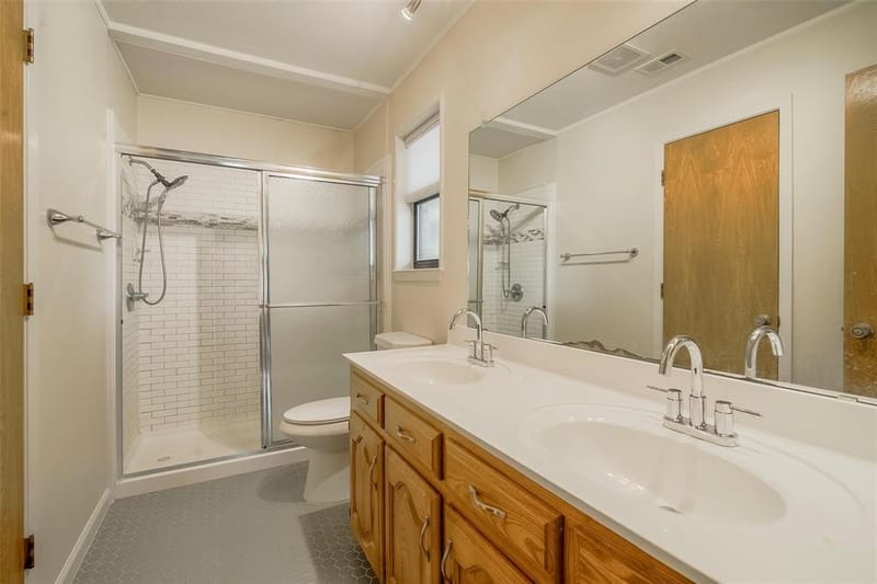 284 W San Antonio Street, Van Alstyne TX 75495 - Photo 10