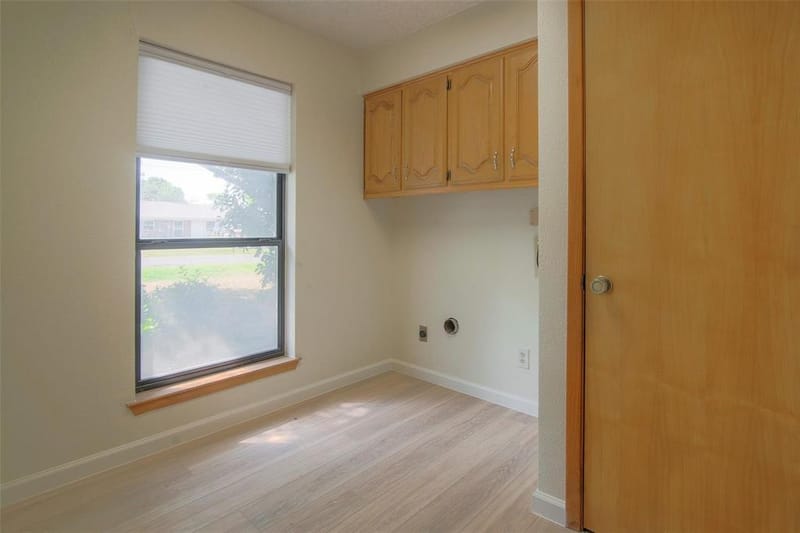 284 W San Antonio Street, Van Alstyne TX 75495 - Photo 14