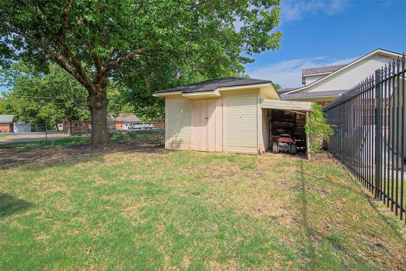 284 W San Antonio Street, Van Alstyne TX 75495 - Photo 18