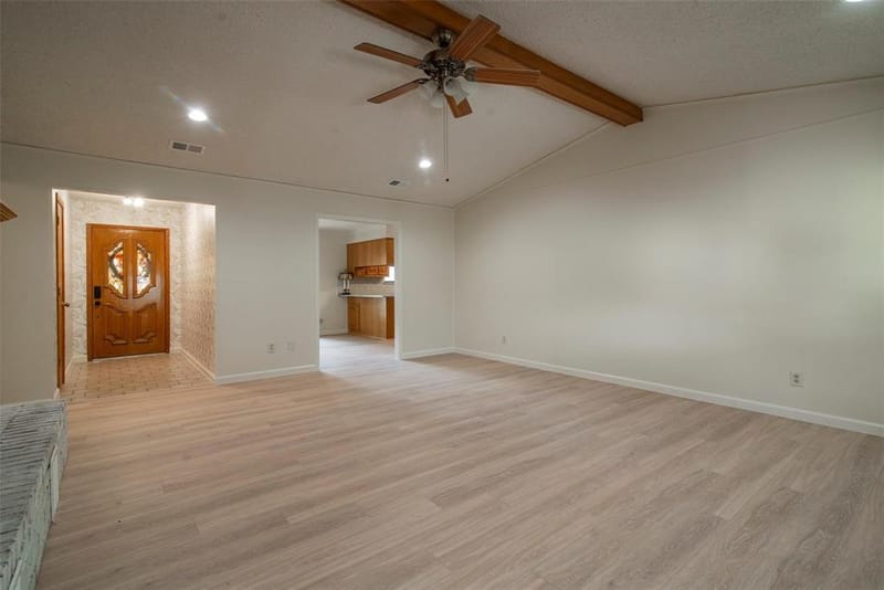 284 W San Antonio Street, Van Alstyne TX 75495 - Photo 4