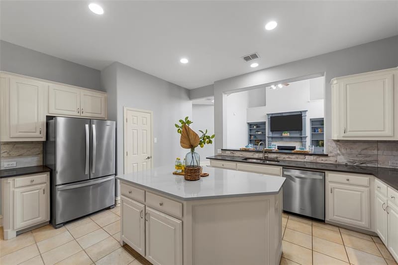 2447 Blackstone Drive, Frisco TX 75033 - Photo 13