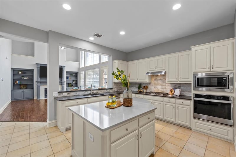 2447 Blackstone Drive, Frisco TX 75033 - Photo 12