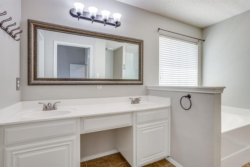 400 Bretts Way, Burleson TX 76028 - Photo 15