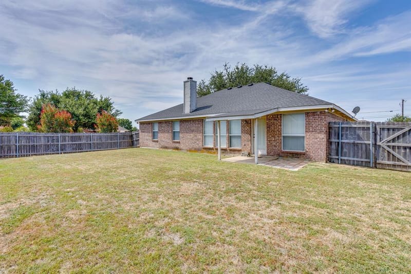 400 Bretts Way, Burleson TX 76028 - Photo 26