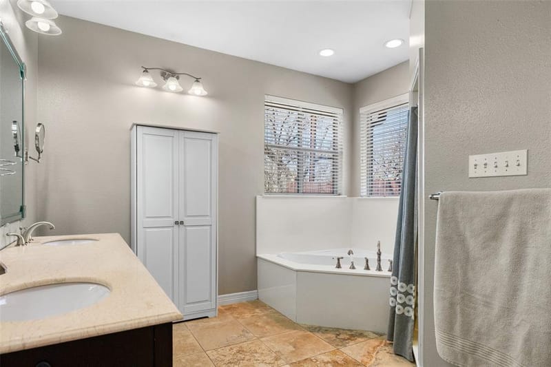 8903 Ravenswood Road, Granbury TX 76049 - Photo 19