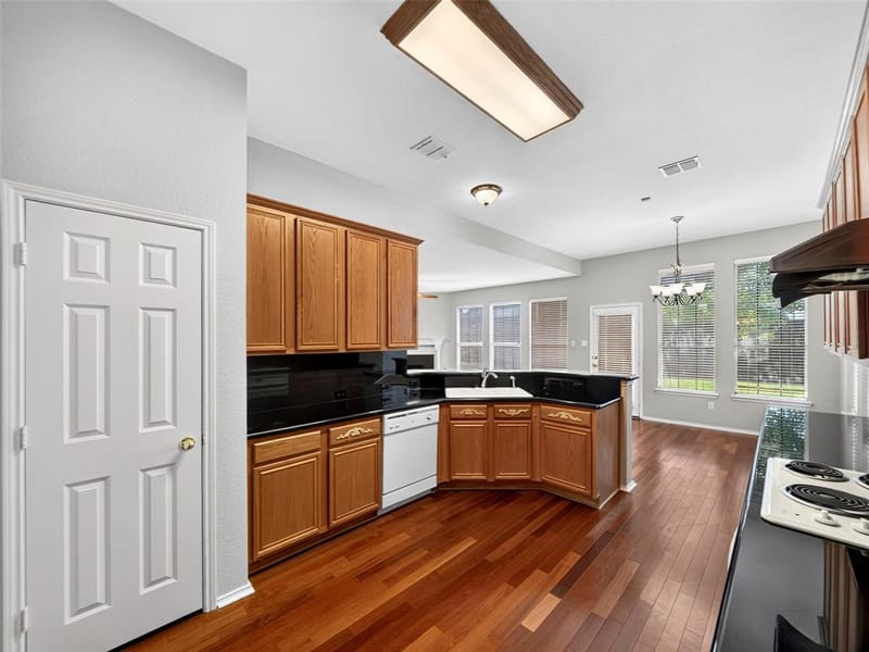 9405 Meyers Canyon Drive, Plano TX 75025 - Photo 10
