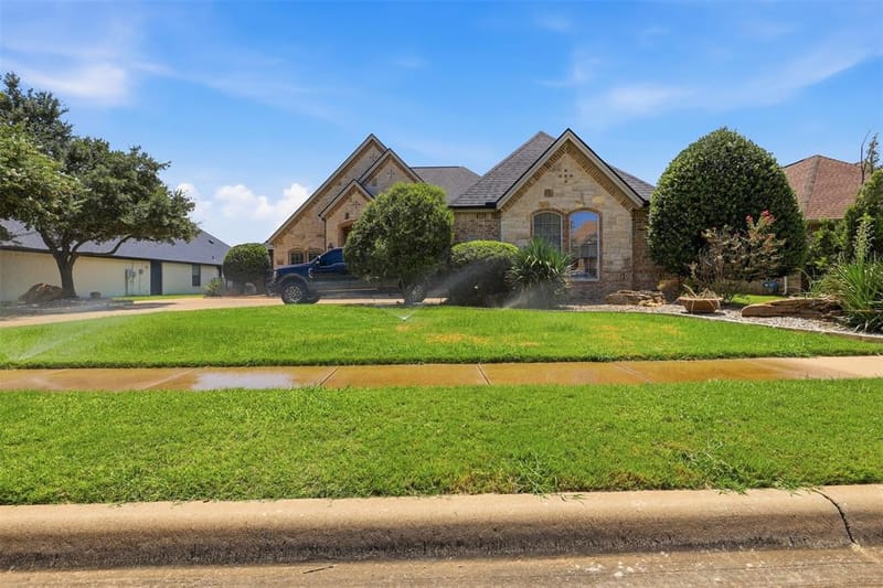2606 Waters Edge Drive, Granbury TX 76048 - Photo 2