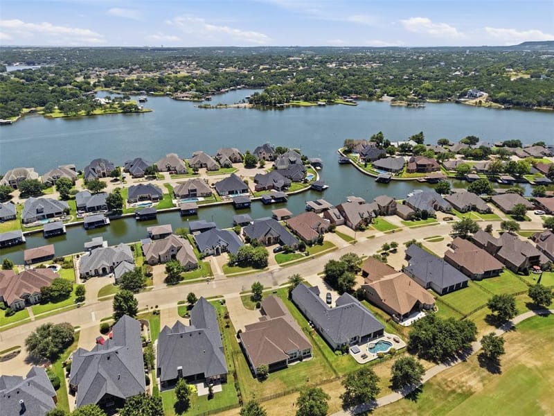 2606 Waters Edge Drive, Granbury TX 76048 - Photo 40