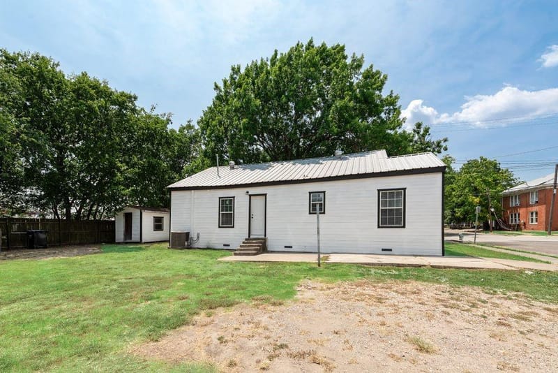 2203 Wesley Street, Greenville TX 75401 - Photo 24