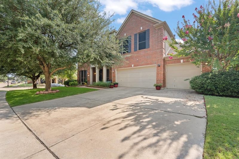 943 Monticello Drive, Burleson TX 76028 - Photo 2