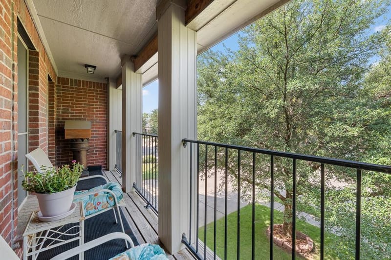 943 Monticello Drive, Burleson TX 76028 - Photo 37