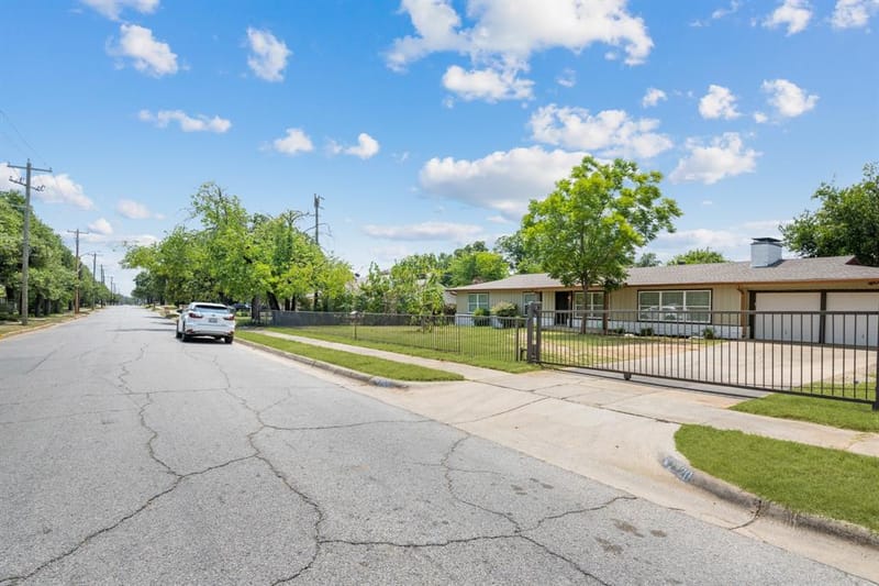 2320 N Edgewood Terrace, Fort Worth TX 76103 - Photo 25