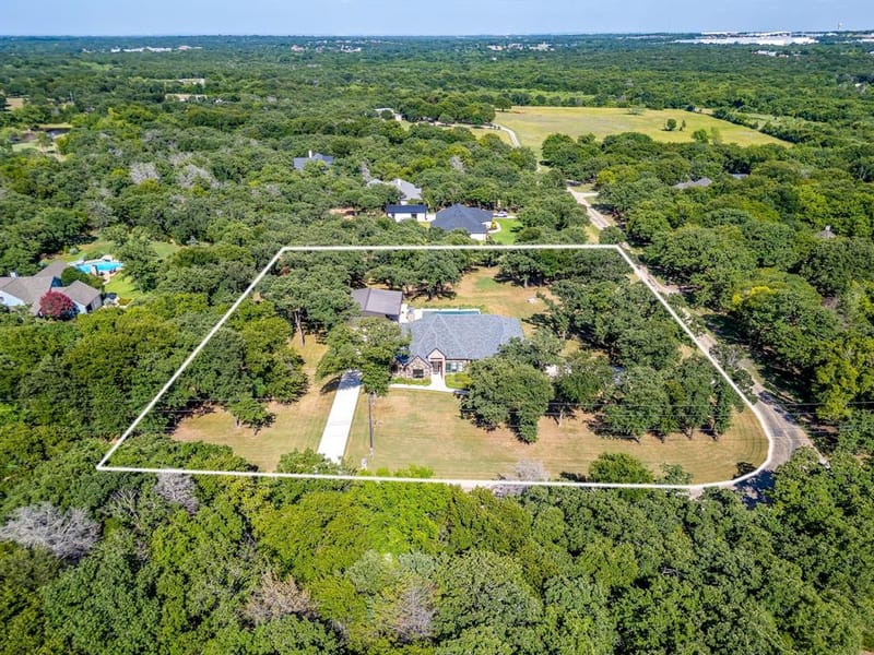 3131 Trailwood Drive E, Burleson TX 76028 - Photo 5
