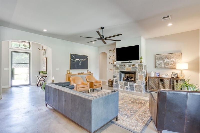 3131 Trailwood Drive E, Burleson TX 76028 - Photo 9