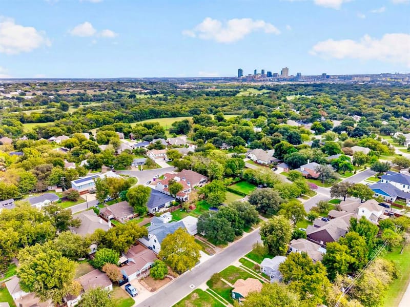 820 Edgefield Road, Fort Worth TX 76107 - Photo 9
