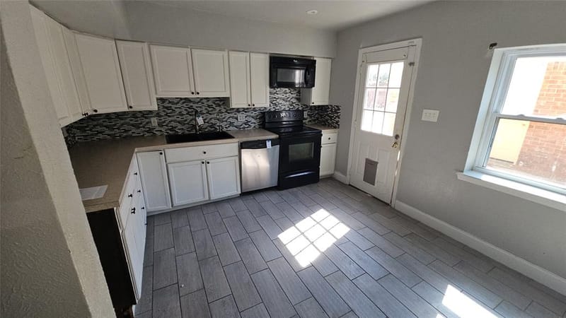 833 James Street, Azle TX 76020 - Photo 32
