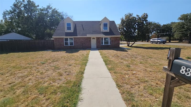 833 James Street, Azle TX 76020