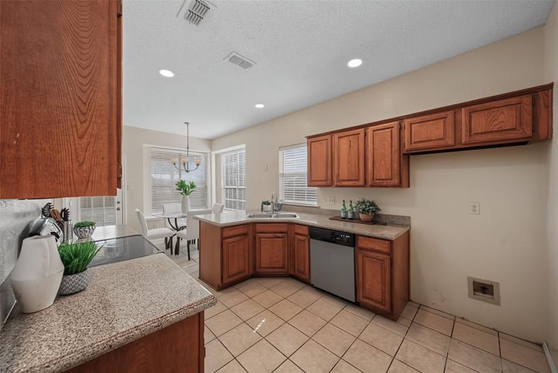 8112 Fireside Drive, North Richland Hills TX 76182 - Photo 10