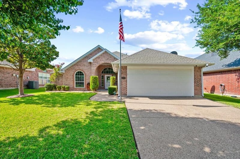 5425 Appalachian Way, Fort Worth TX 76123