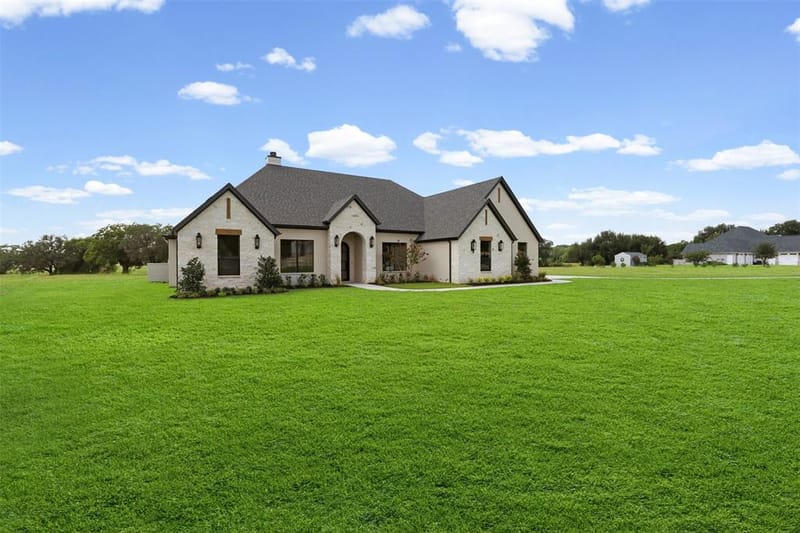 509 Acorn Trail, Granbury TX 76049 - Photo 3