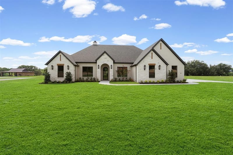 509 Acorn Trail, Granbury TX 76049 - Photo 4