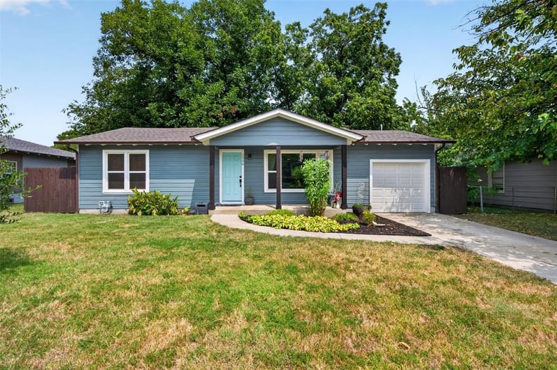 1006 Poindexter Avenue, Cleburne TX 76033