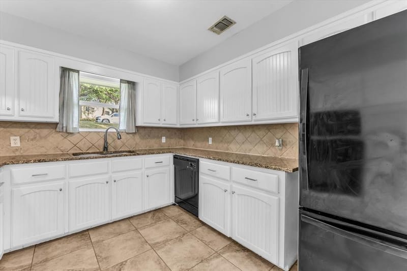 9730 Timberview Drive, Woodway TX 76712 - Photo 15