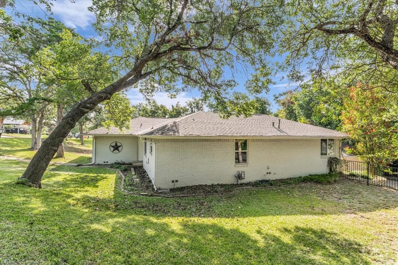 9730 Timberview Drive, Woodway TX 76712 - Photo 4