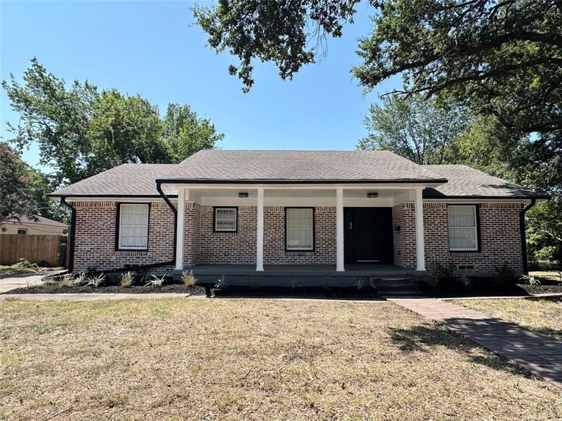 1814 Walnut Avenue, Carrollton TX 75006 - Photo 3