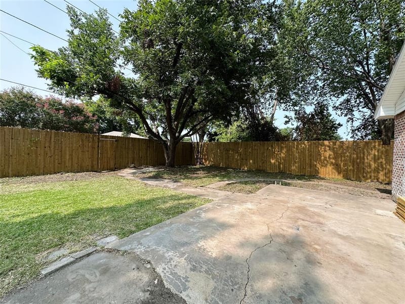 1814 Walnut Avenue, Carrollton TX 75006 - Photo 32