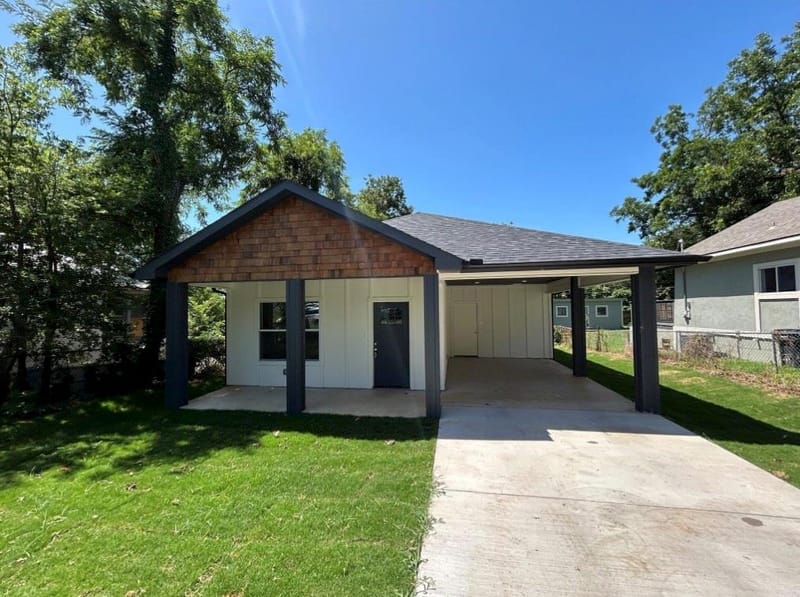 622 E Woodard Street, Denison TX 75021