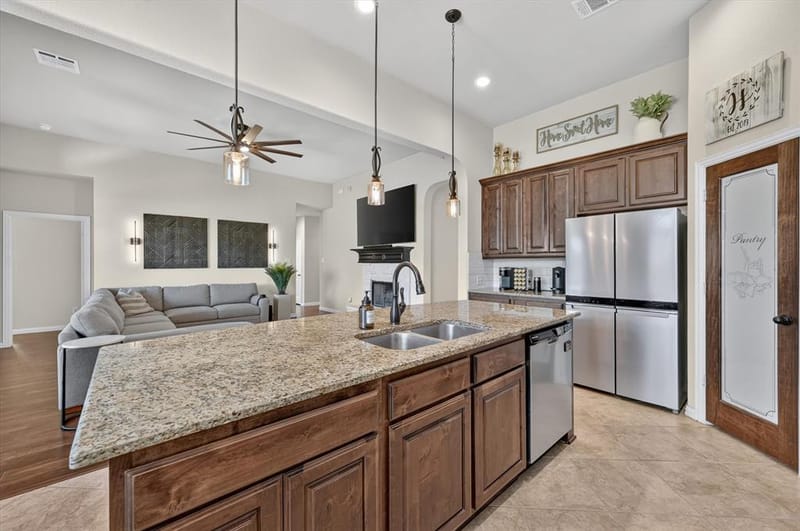 1156 Blue Sky Lane, Burleson TX 76058 - Photo 17