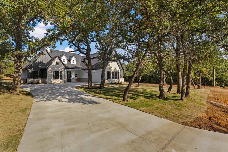 5609 Thousand Oaks Drive, Joshua TX 76058
