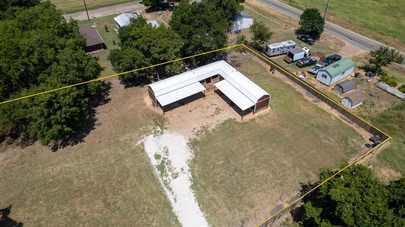 933 Scott, Honey Grove TX 75446 - Photo 19
