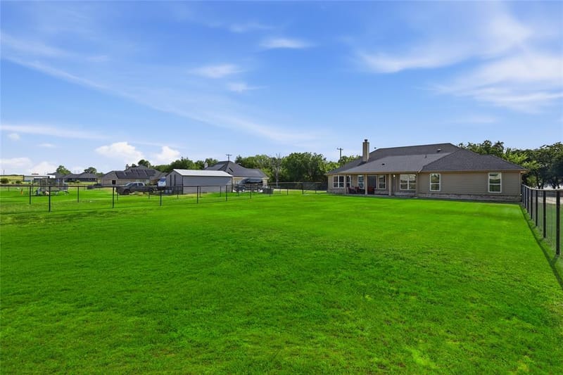 1212 County Road 4797, Springtown TX 76082 - Photo 32