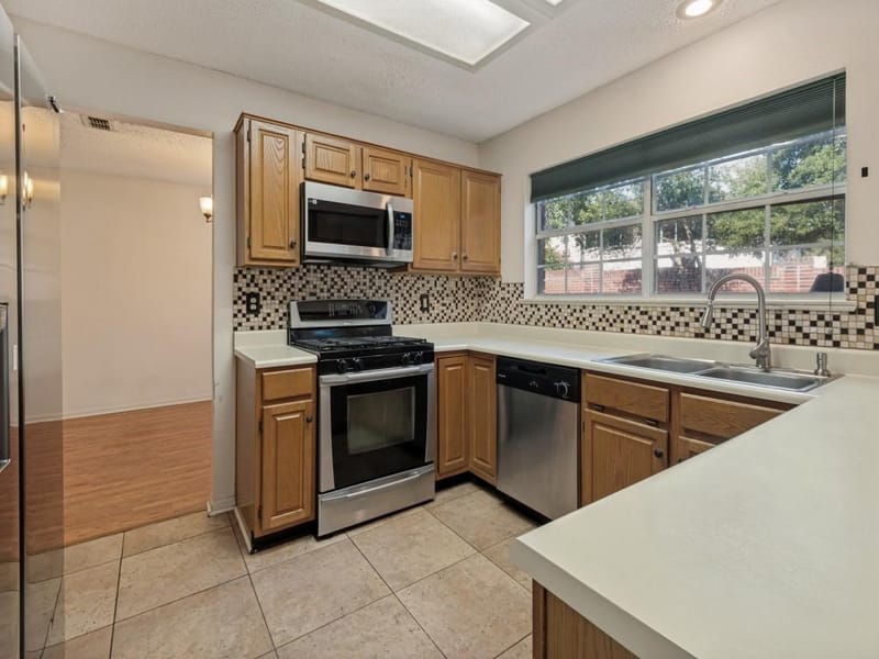 606 Berkley Drive, Grapevine TX 76051 - Photo 9