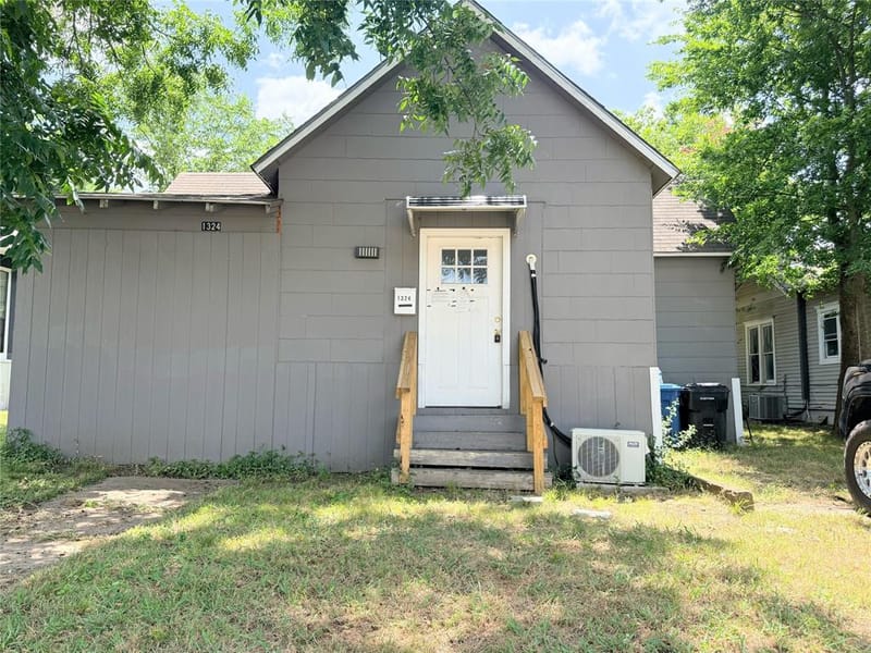 1324 W Morton Street, Denison TX 75020