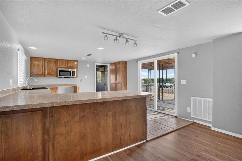 3205 Oak Hill Drive, Granbury TX 76048 - Photo 10