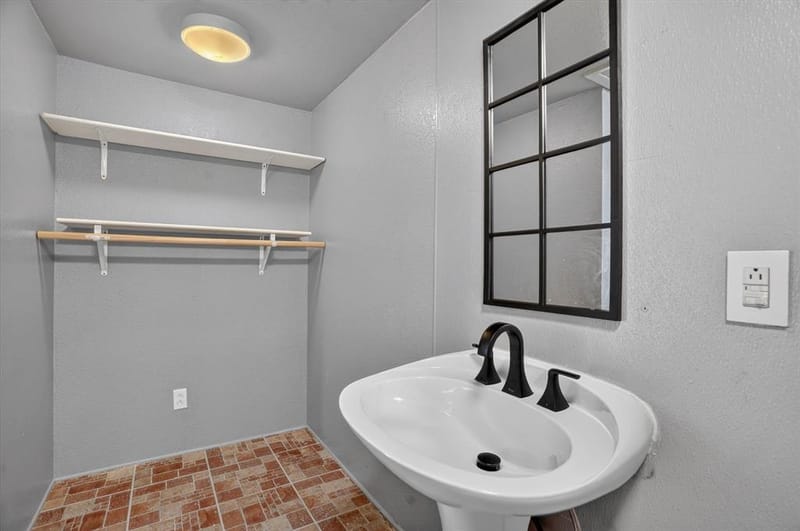 3205 Oak Hill Drive, Granbury TX 76048 - Photo 21