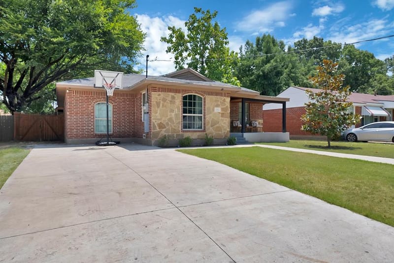1102 Ash Street, Irving TX 75060 - Photo 3