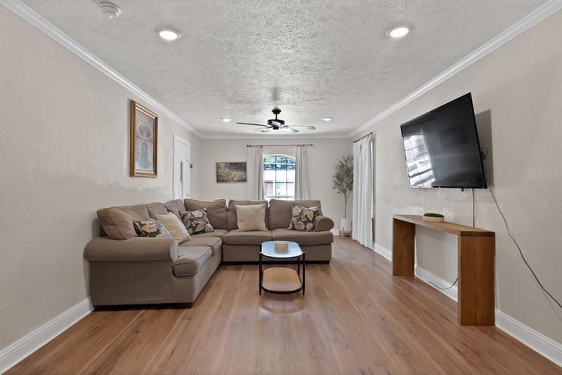1102 Ash Street, Irving TX 75060 - Photo 10