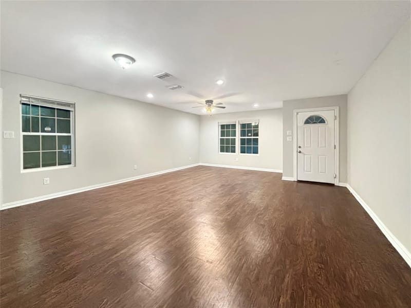 4831 Burnside Avenue, Dallas TX 75216 - Photo 2